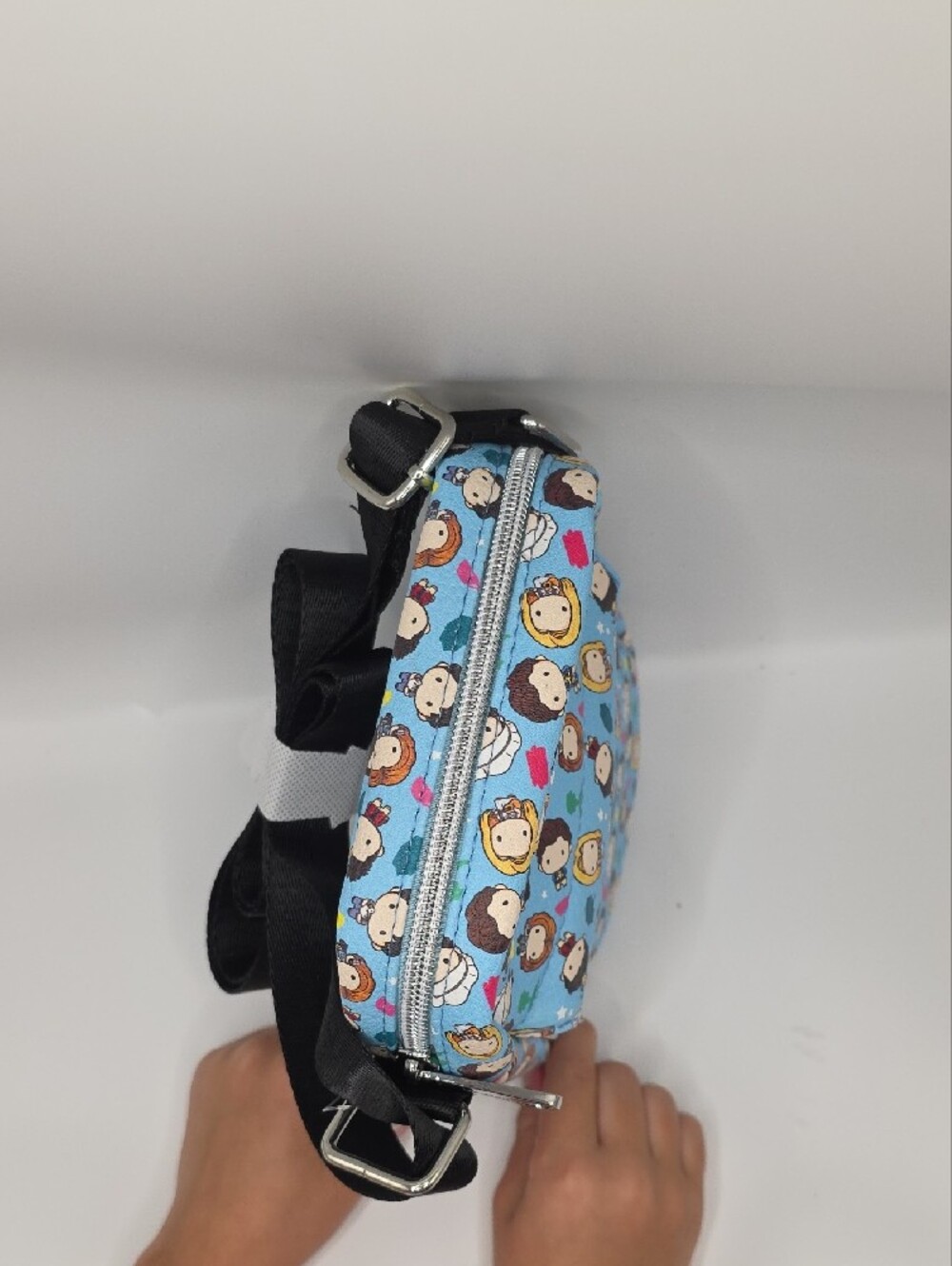 Buckle-Down Friends Cartoon Character Crossbody Bag - Picture 5 of 7